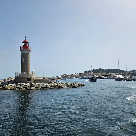 T4 Familial Dans Calme A Proximite De La 아파트 카발레르쉬르메르